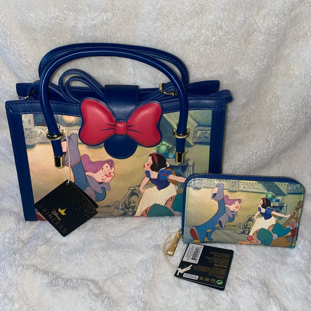 Disney loungefly Snow White purse